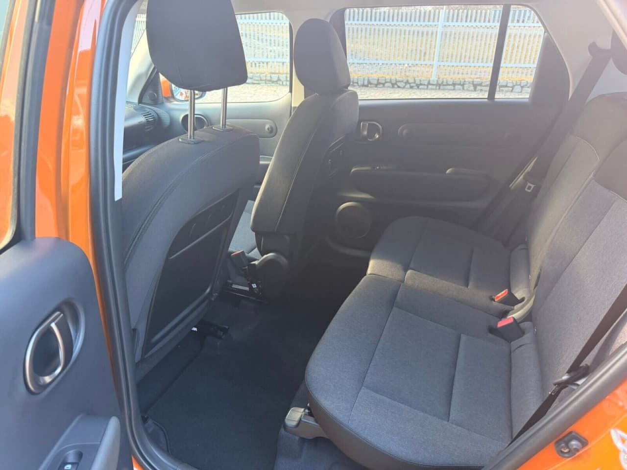 Hyundai Inster - zdjęcie 8
