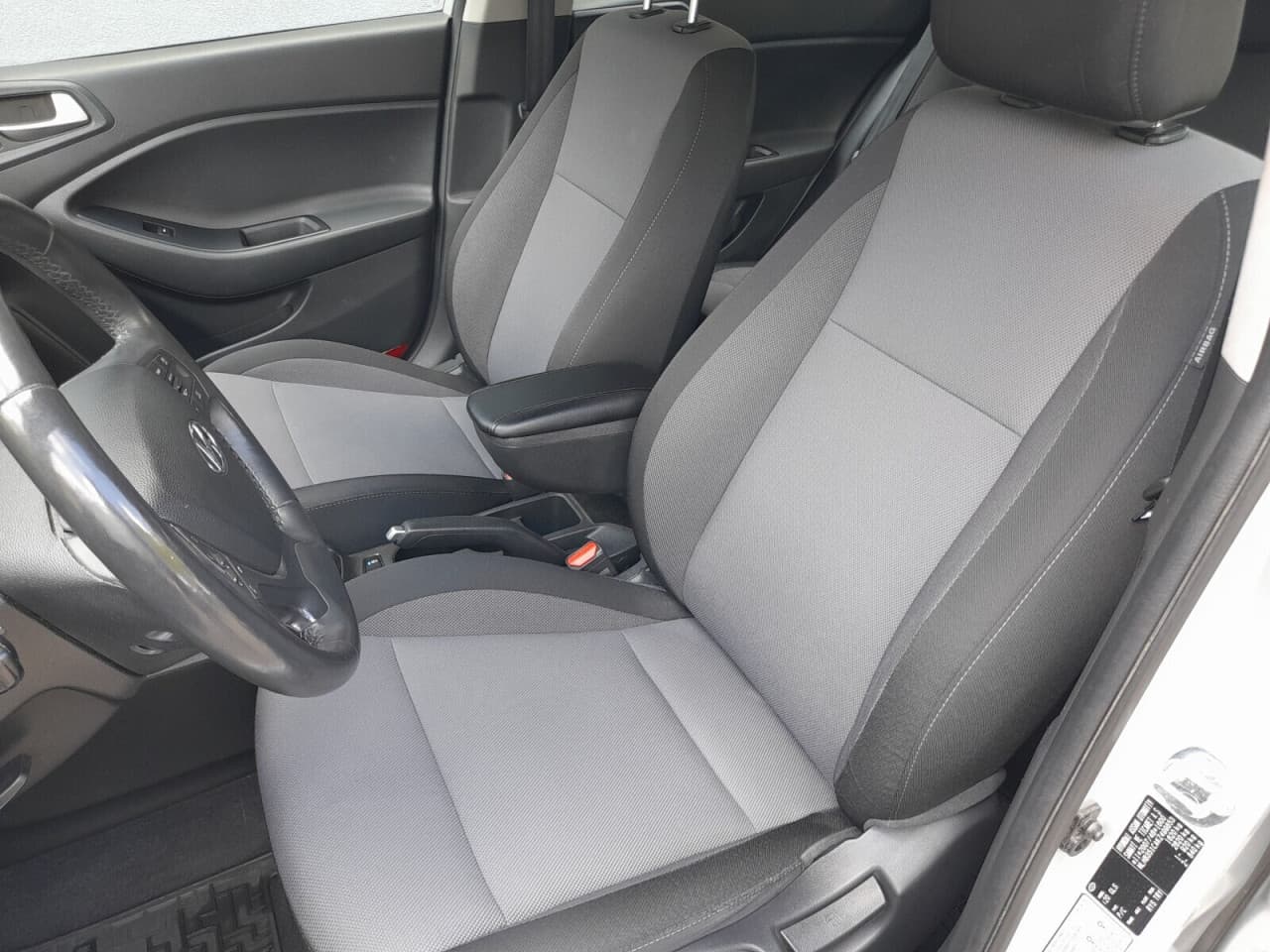 Hyundai i20 - zdjęcie 13
