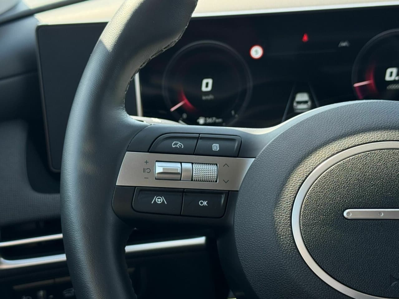 Hyundai Tucson - zdjęcie 13