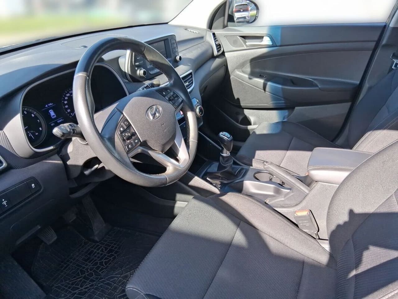 Hyundai Tucson - zdjęcie 18
